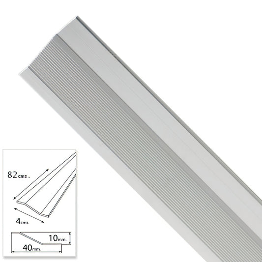 Tapajuntas Adhesivo Para Ceramica Metal Plata   82,0 cm.