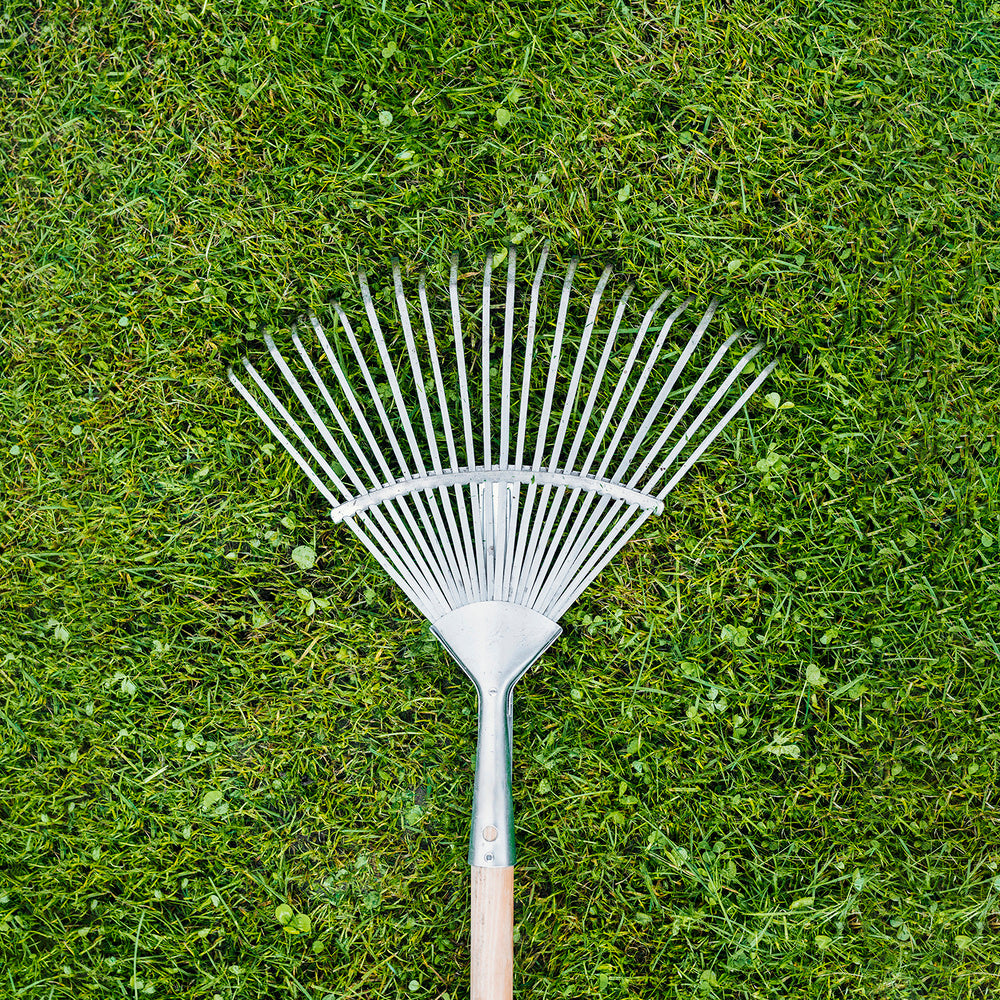 Rastrillo Metalico Para Jardin Ancho Regulable 31,5 A 43,5 cm. rastrillo Hojas, Cepillo Jardin, Escoba Metalica, Escoba Jardin