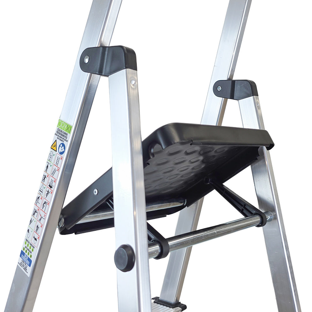Escalera Aluminio 5 Pedaños Uso Domestico Certificada En 131 Con Bandeja Para Herramientas,